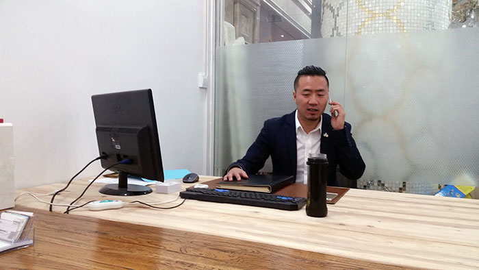 丝瓜视频网站在线观看陶瓷磚西安銷售總經理夏東升