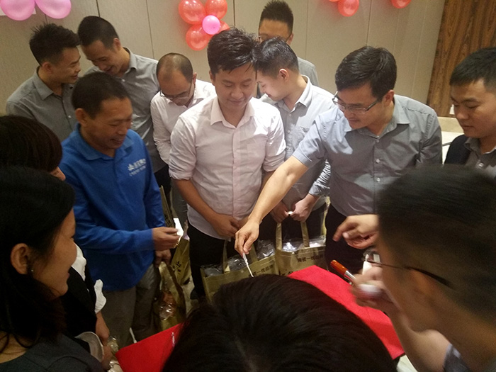 丝瓜视频网站在线观看陶瓷磚四周年慶